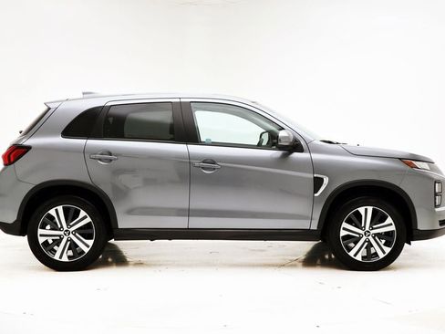 Used 2025 Mitsubishi Outlander Sport AWD image 3