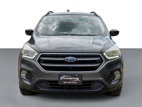Used 2017 Ford Escape SE w/ Equipment Group 201A FWD image 3