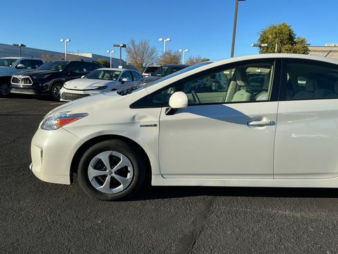 Used 2015 Toyota Prius Three image 26