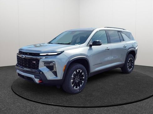 New 2026 Chevrolet Traverse Z71 w/ Driver Confidence Package AWD/4WD image 3
