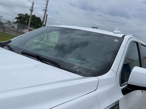 Used 2024 GMC Yukon XL Denali AWD/4WD image 18