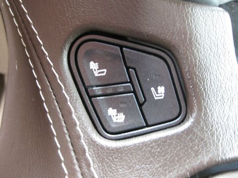 Used 2019 Chevrolet Tahoe Premier RWD image 23