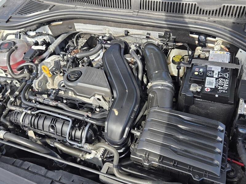 Used 2025 Volkswagen Jetta Sport FWD image 20