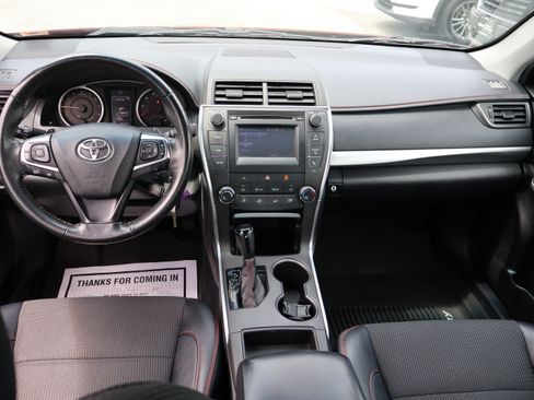 Used 2017 Toyota Camry SE FWD image 18