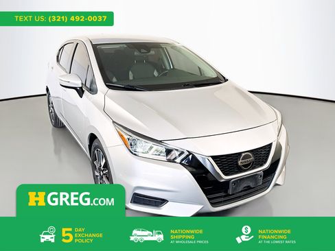 Used 2021 Nissan Versa SV image 1