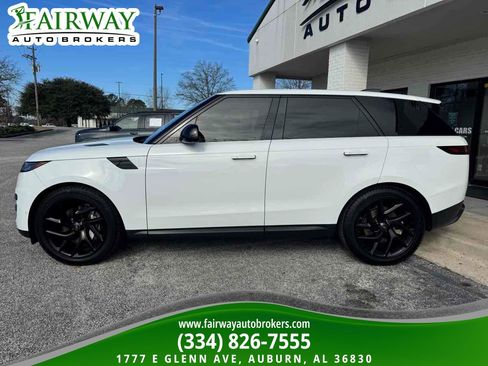 Used 2023 Land Rover Range Rover Sport SE AWD/4WD image 9