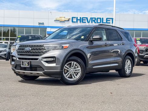 Used 2022 Ford Explorer XLT w/ Equipment Group 202A AWD/4WD image 1