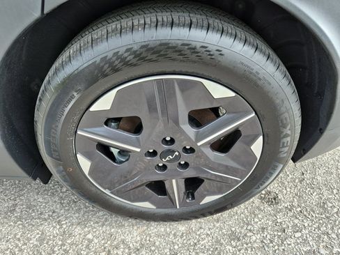 New 2025 Kia EV6 Light w/ Light LR Technology Package AWD/4WD image 32