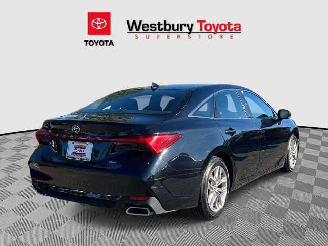 Certified 2022 Toyota Avalon XLE w/ Moonroof Package FWD image 7