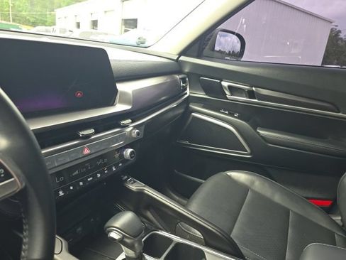 Used 2024 Kia Telluride S w/ S Sunroof Package FWD image 25