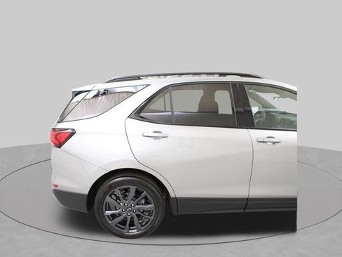 Used 2023 Chevrolet Equinox RS AWD/4WD image 10