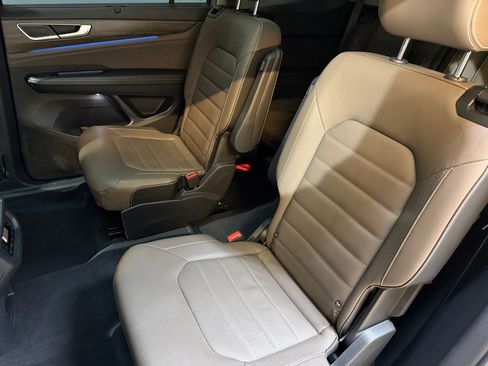 Used 2024 Volkswagen Atlas SEL AWD/4WD image 43