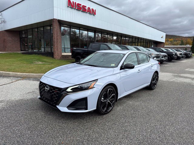 Used 2025 Nissan Altima 2.5 SR w/ SR Premium Package AWD/4WD image 1