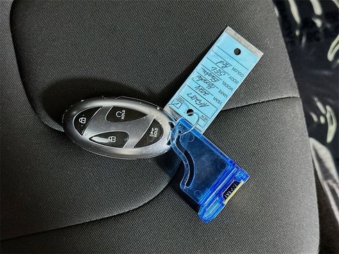 Used 2024 Hyundai Elantra SEL image 35