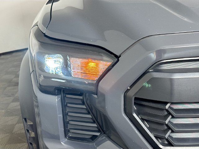Used 2025 Toyota Tacoma TRD Off-Road AWD/4WD image 2