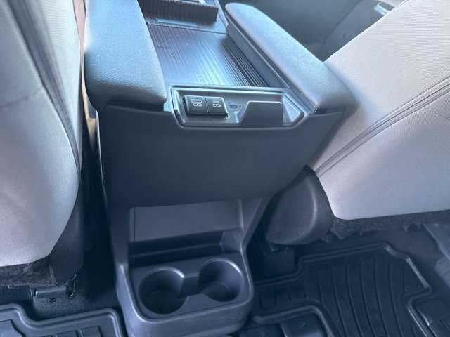 Used 2024 Toyota Sienna LE AWD/4WD image 18
