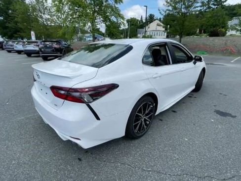 Used 2021 Toyota Camry SE w/ Cold Weather Package FWD image 8