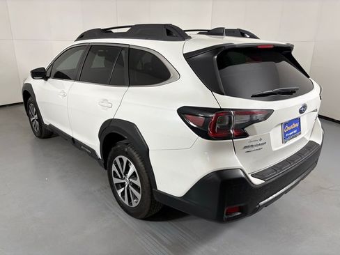 Used 2025 Subaru Outback Premium w/ Popular Package #1A AWD/4WD image 6