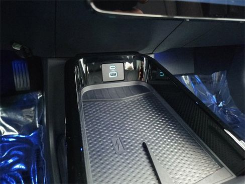 Used 2022 Ford Mustang Mach-E Premium image 11