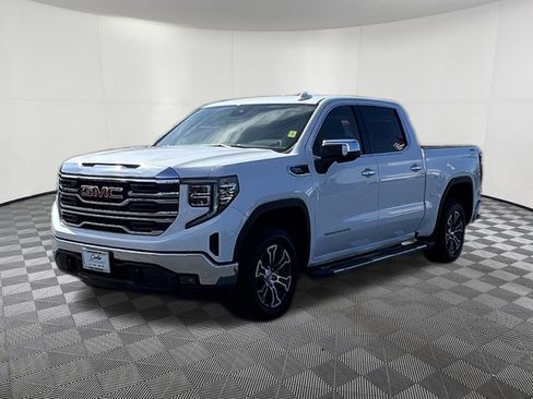 Used 2022 GMC Sierra 1500 SLT w/ X31 Off-Road Package image 3