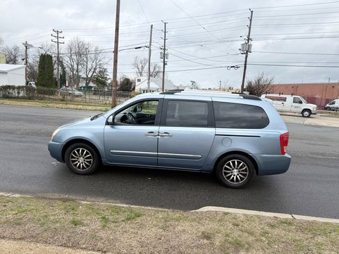 Used 2012 Kia Sedona EX w/ Luxury Pkg image 4