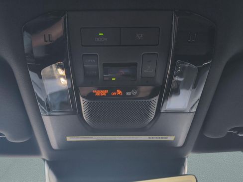 Used 2024 Lexus GX 550 w/ Accessory Package (Z1) AWD/4WD image 22