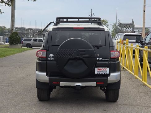 Used 2014 Toyota FJ Cruiser 4WD w/ Upgrade Package image 13