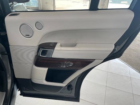 Used 2015 Land Rover Range Rover HSE image 23