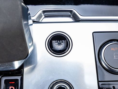 Used 2022 Land Rover Range Rover SE image 19