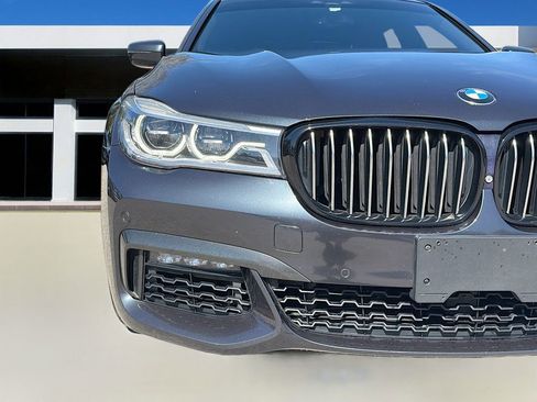 Used 2019 BMW 750i xDrive w/ M Sport Package image 10