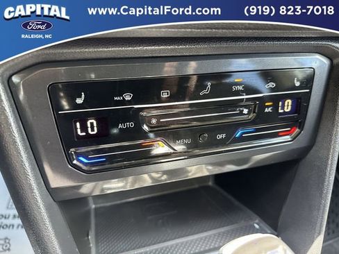 Used 2024 Volkswagen Tiguan SE FWD image 30
