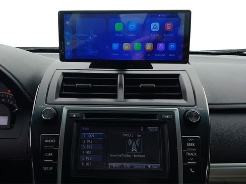 Used 2014 Toyota Camry LE image 24