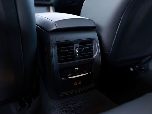 Used 2025 BMW 430i xDrive w/ M Sport Package image 32