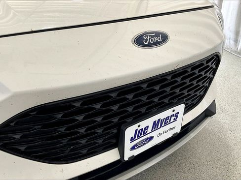 Used 2020 Ford Escape SE Sport image 6