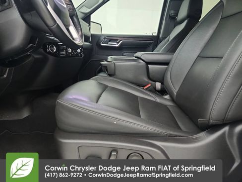 Used 2025 GMC Sierra 1500 SLT AWD/4WD image 3