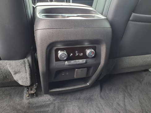 Used 2025 GMC Acadia Elevation w/ Elevation Premium Package FWD image 15
