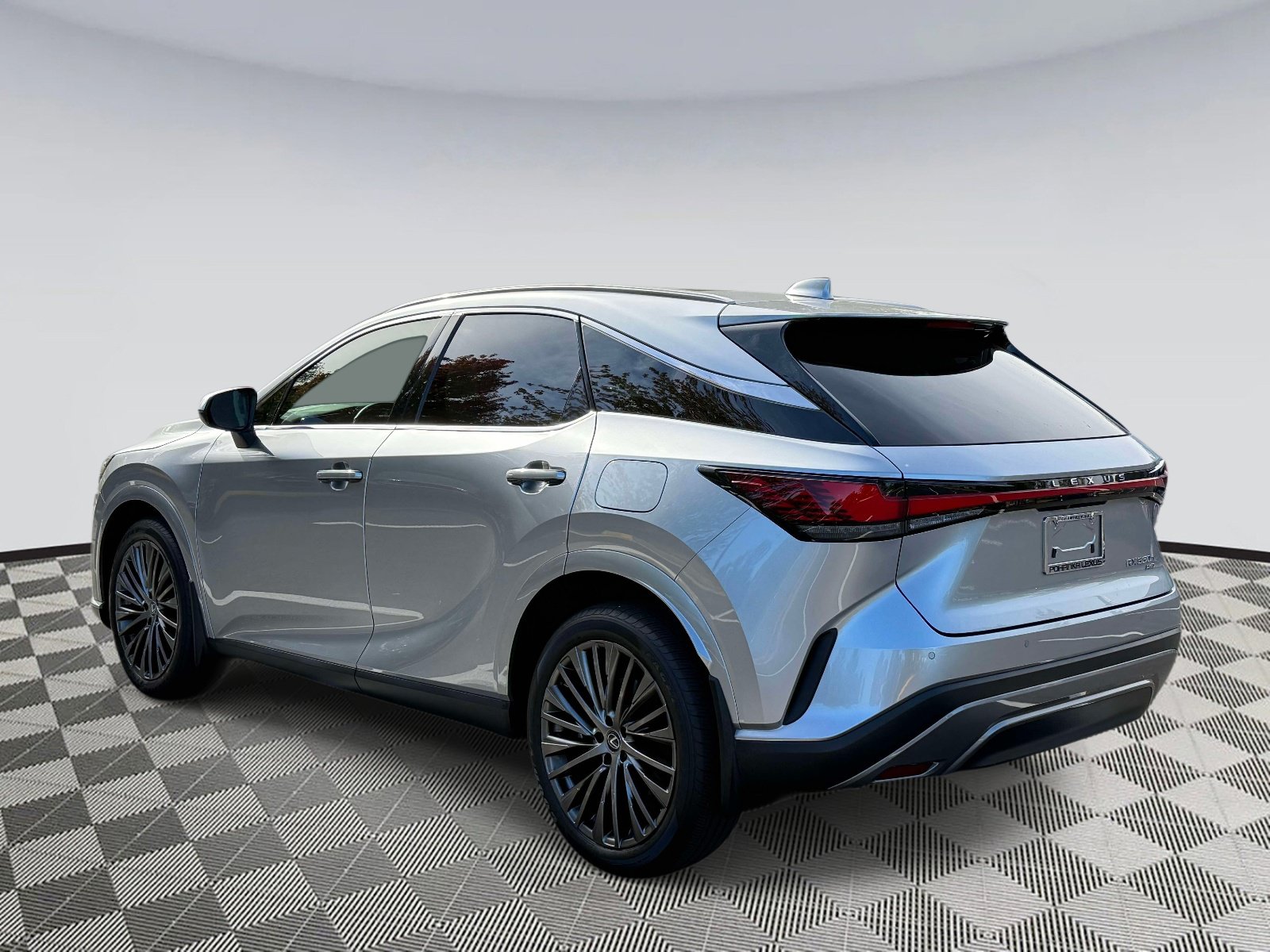 Used 2023 Lexus RX 350h w/ Accessory Package (Z1) AWD/4WD image 4