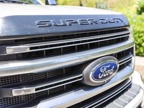 Used 2021 Ford F350 Platinum w/ Tremor Off-Road Package AWD/4WD image 10