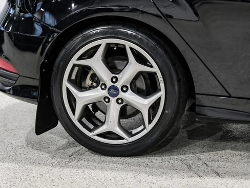 Used 2017 Ford Focus ST FWD image 49