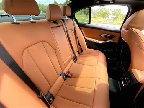 Used 2023 BMW 330i Sedan w/ M Sport Package image 19