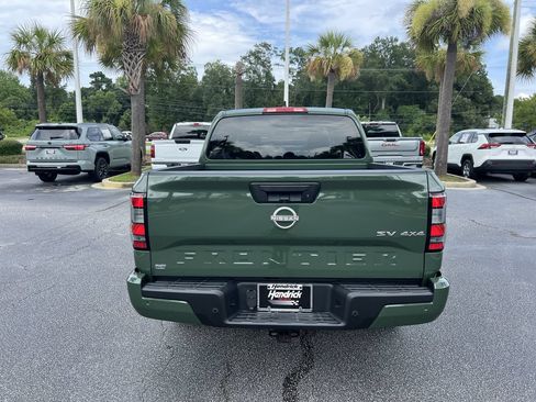 Used 2024 Nissan Frontier SV w/ Technology Package AWD/4WD image 9