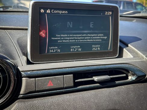 Used 2017 MAZDA MX-5 Miata Club image 22