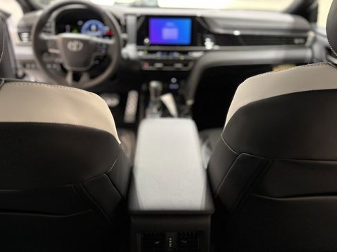 New 2026 Toyota Camry Hybrid image 25