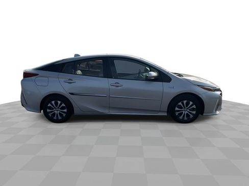 Used 2021 Toyota Prius Prime XLE FWD image 9