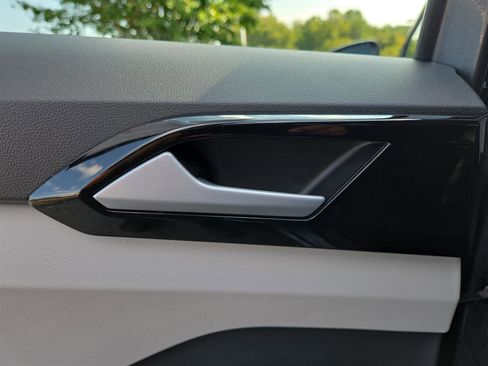 Used 2025 Volkswagen Taos S image 24