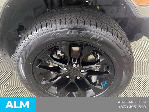 Used 2023 Jeep Wrangler Unlimited Sahara AWD/4WD image 15