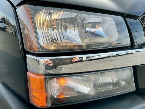 Used 2005 Chevrolet Avalanche Z66 w/ Sun And Sound Package image 8