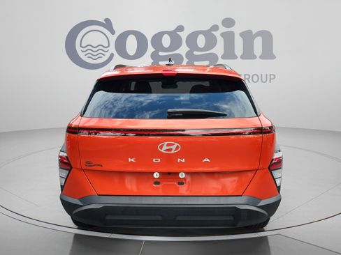 Certified 2024 Hyundai Kona SEL w/ Convenience Package FWD image 4