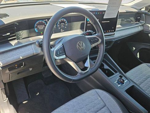 Certified 2025 Volkswagen Tiguan S FWD image 10