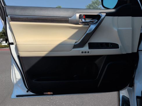 Certified 2023 Lexus GX 460 Premium w/ Premium Plus Package AWD/4WD image 8